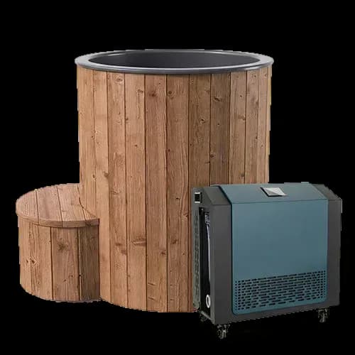 Round SaunaLife S1N tub in natural wood with a grey rim, a matching round step at its side and a teal chiller unit on wheels in front