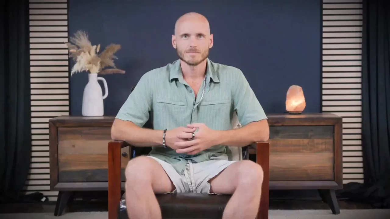 David Drimmel, founder of Sauna Friend, in his introduction video