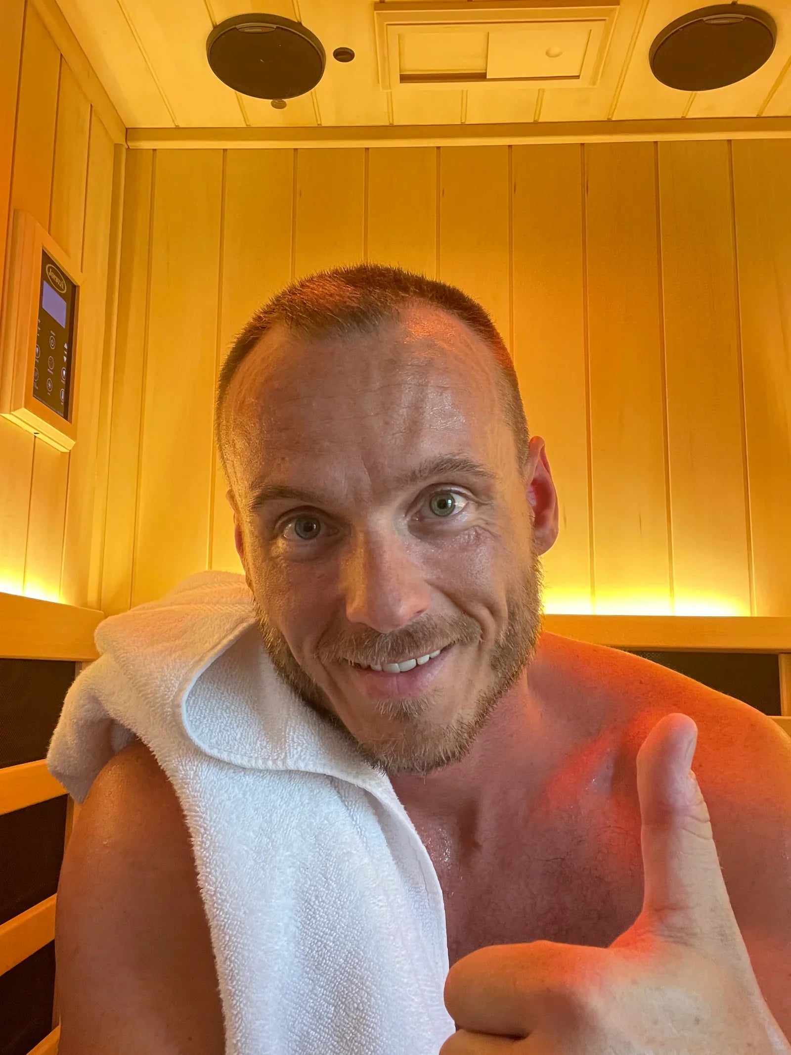 5 Reasons to Use an Infrared Sauna